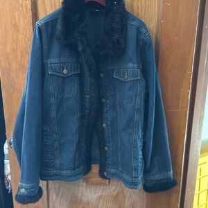 Denim jacket with black faux fur trim